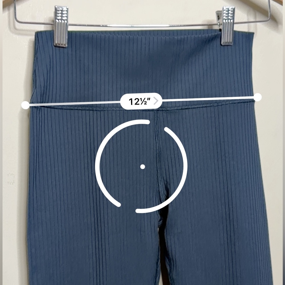 Vuori Inversion Rib Legging in Ocean Blue - Picture 6 of 8
